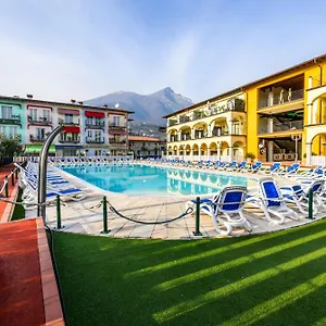  Appartamento Giardino Dei Colori 107 - Pool&fitness Italia