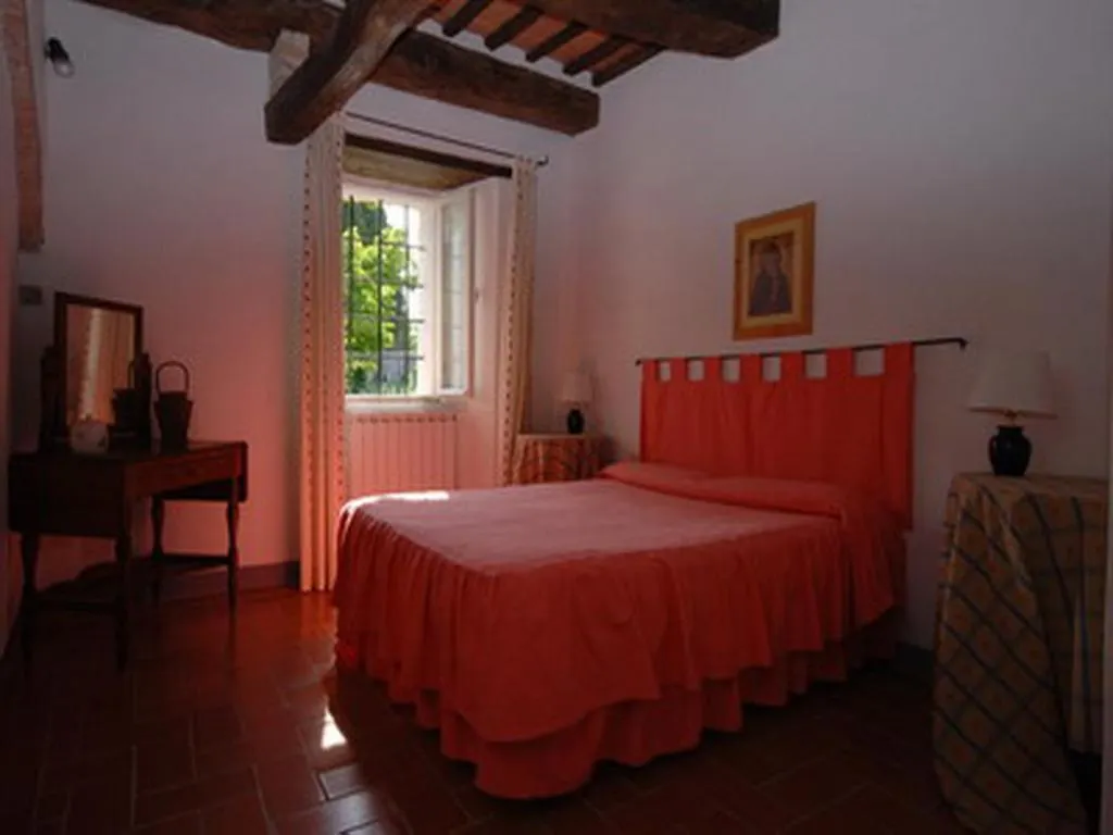 Castello Di Grotti Guest House Corsano  Country house Corsano (Tuscany)