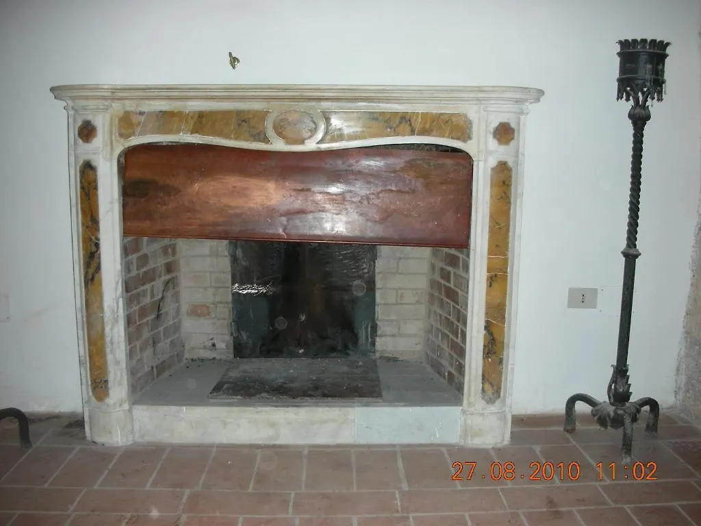 Castello Di Grotti Guest House Corsano
